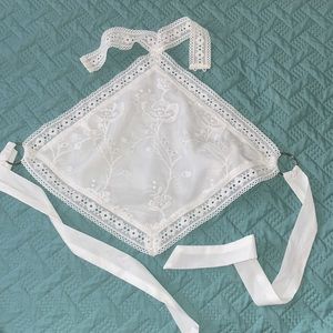 6/$19 🦋White embroidered skirt and top